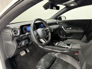 CLA 220 4M AMG Line  LED RFK AHK Keyless