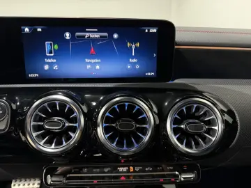 CLA 220 4M AMG Line  LED RFK AHK Keyless