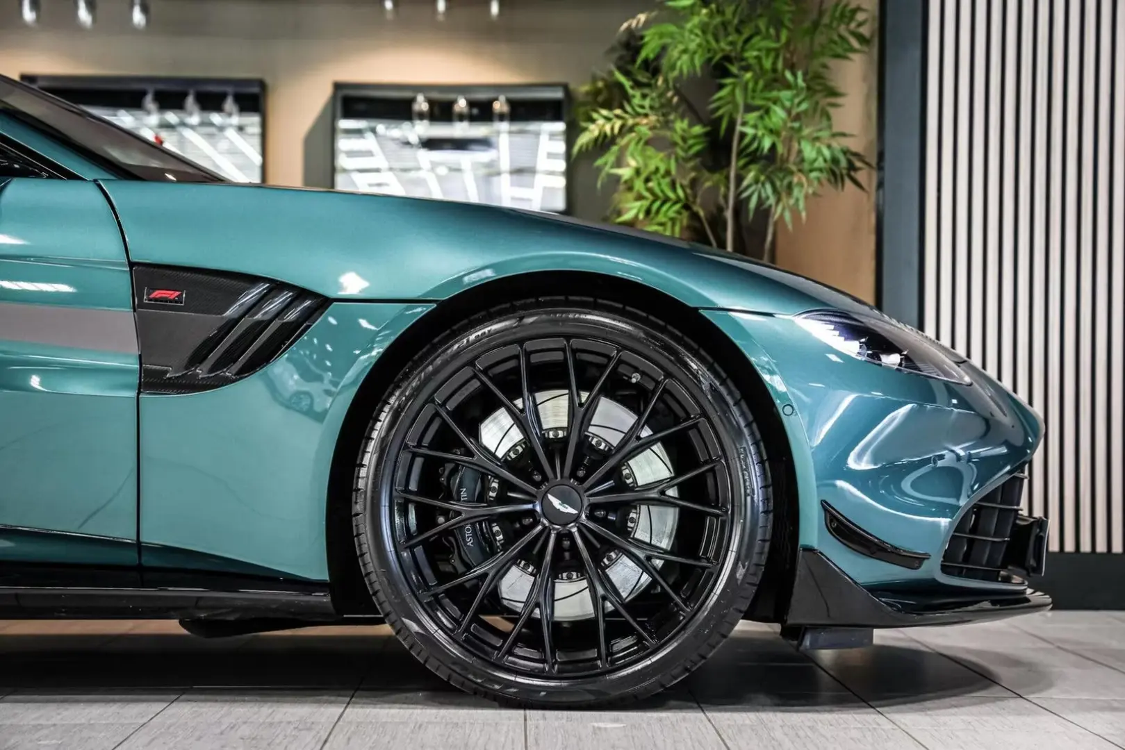 Aston Martin V8 Vantage Ediția Roadster 4.0 F1  Carbon