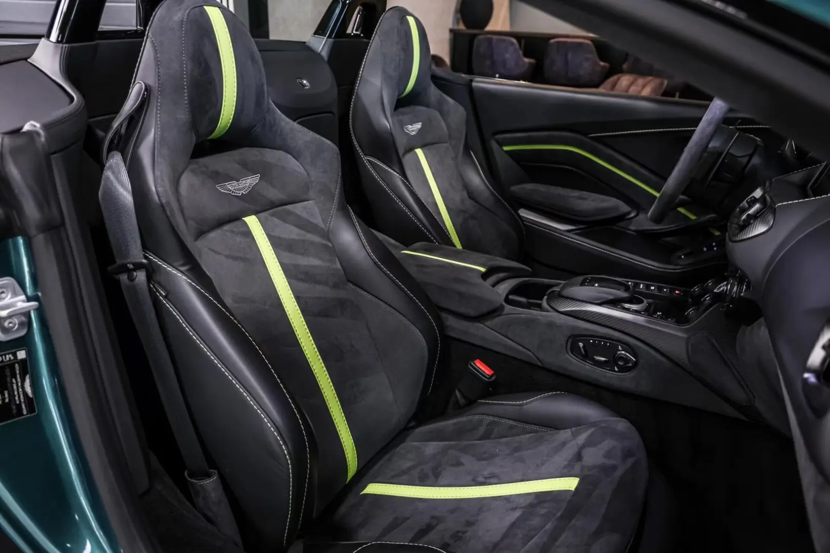 Aston Martin V8 Vantage Ediția Roadster 4.0 F1  Carbon