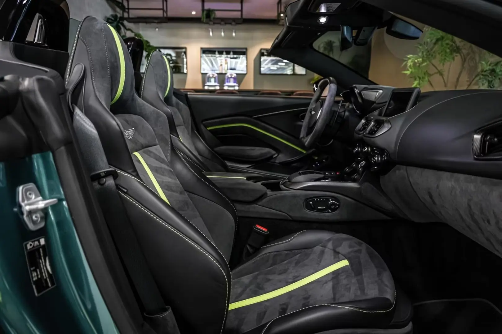 Aston Martin V8 Vantage Ediția Roadster 4.0 F1  Carbon