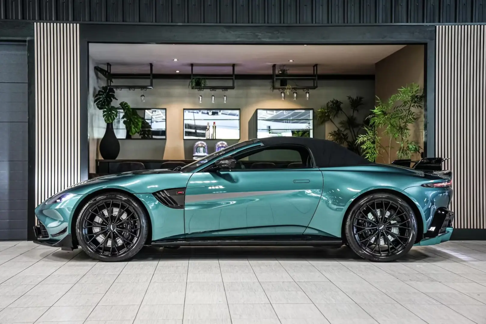 Aston Martin V8 Vantage Ediția Roadster 4.0 F1  Carbon