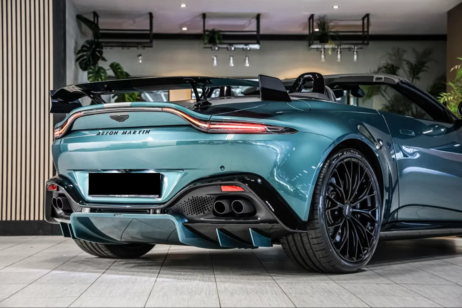 Aston Martin V8 Vantage Ediția Roadster 4.0 F1  Carbon