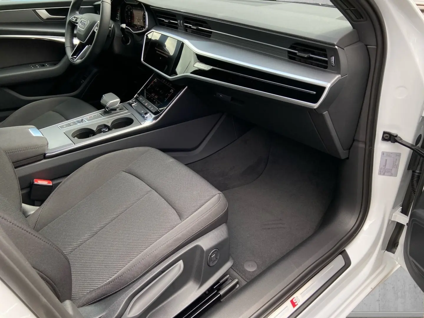 A6 40 TDI quattro S line  Matrix HuD AHK Tour