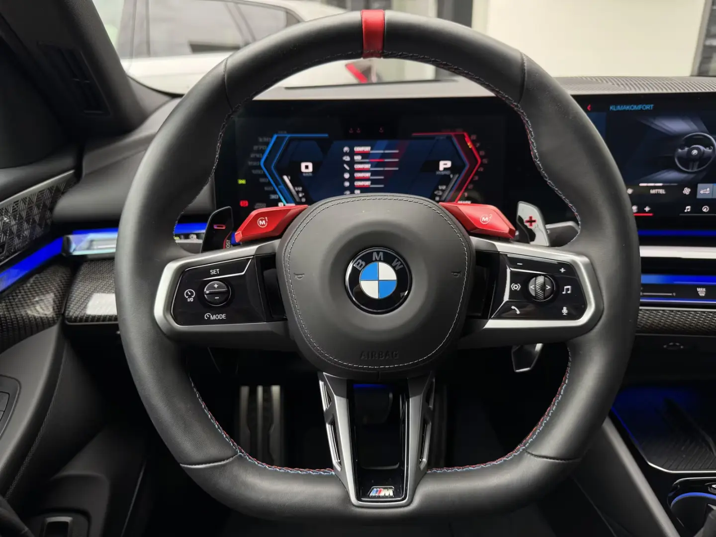 BMW M5 Limuzina DA Prof PA Prof B&W 22