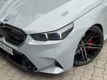 BMW M5 Limuzina DA Prof PA Prof B&W 22