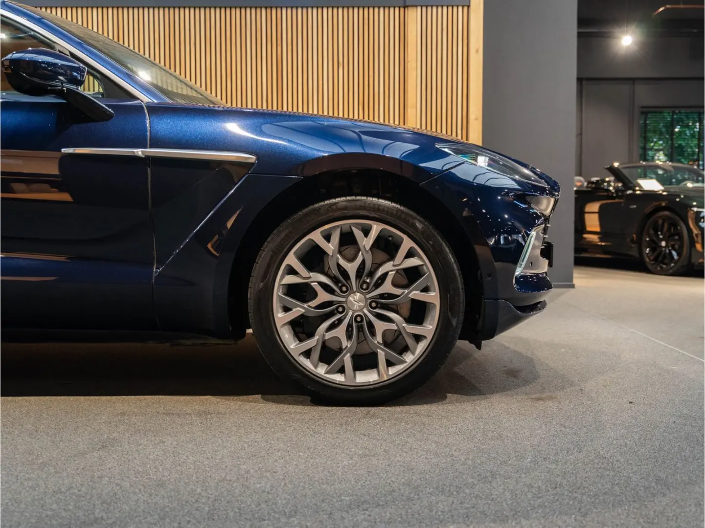 DBX 550 4.0 V8 Two Tone Leder Pano 4.0 V8 Ventil
