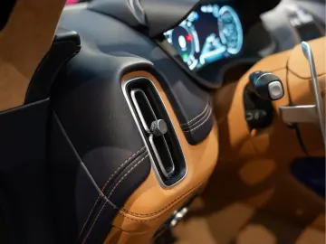DBX 550 4.0 V8 Two Tone Leder Pano 4.0 V8 Ventil