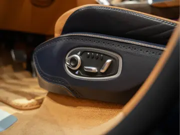 DBX 550 4.0 V8 Two Tone Leder Pano 4.0 V8 Ventil