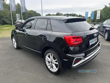 Q2 S line 35 TFSI S tronic Matrix Panorama Navi