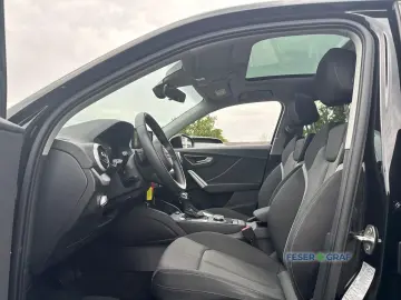 Q2 S line 35 TFSI S tronic Matrix Panorama Navi