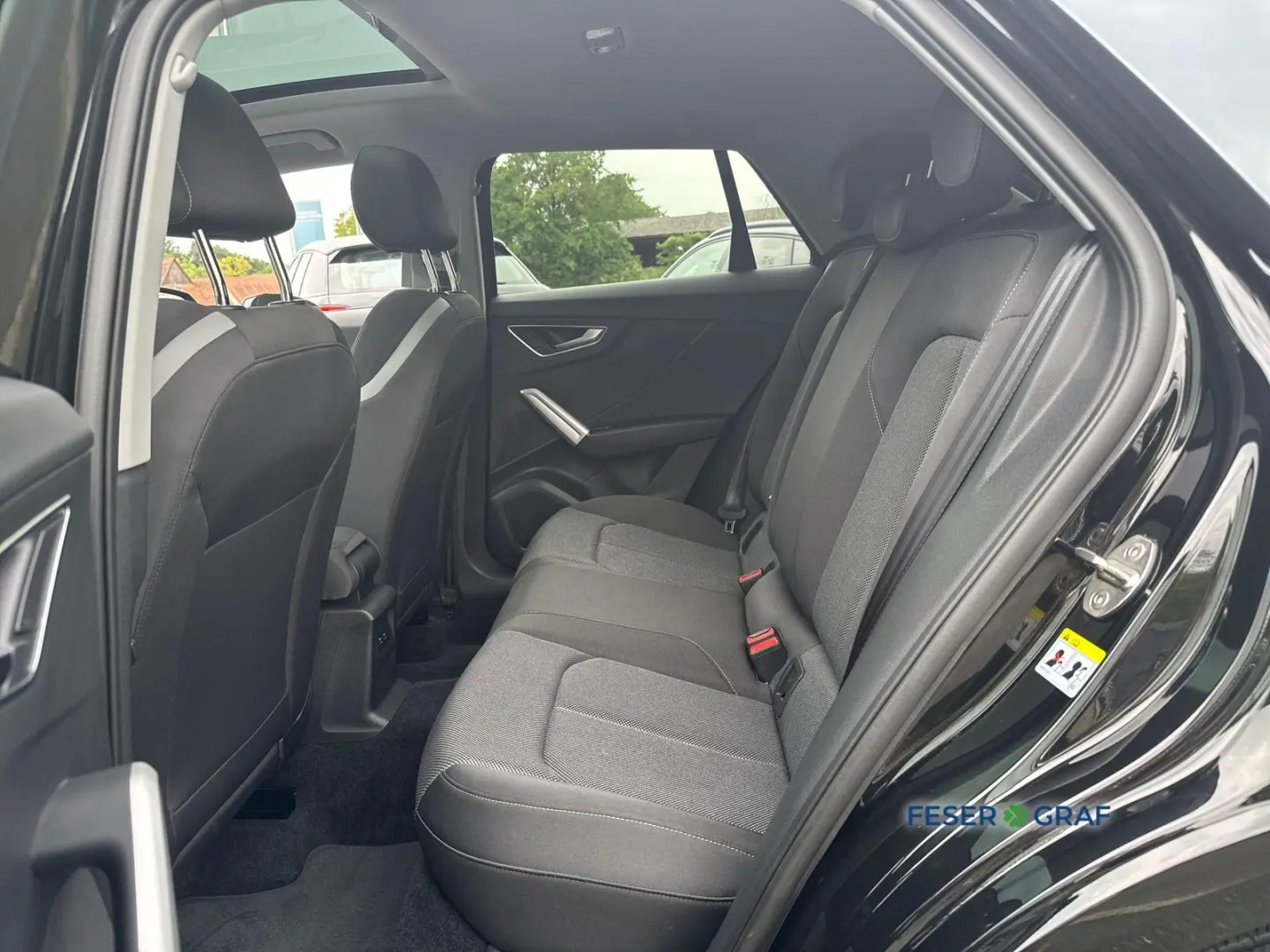 Q2 S line 35 TFSI S tronic Matrix Panorama Navi