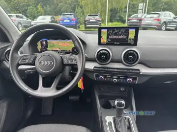 Q2 S line 35 TFSI S tronic Matrix Panorama Navi