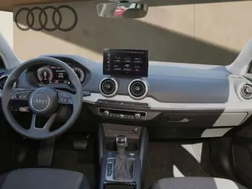 Q2 35 TFSI S Tronic S line 17  MATRIX ACC RFK