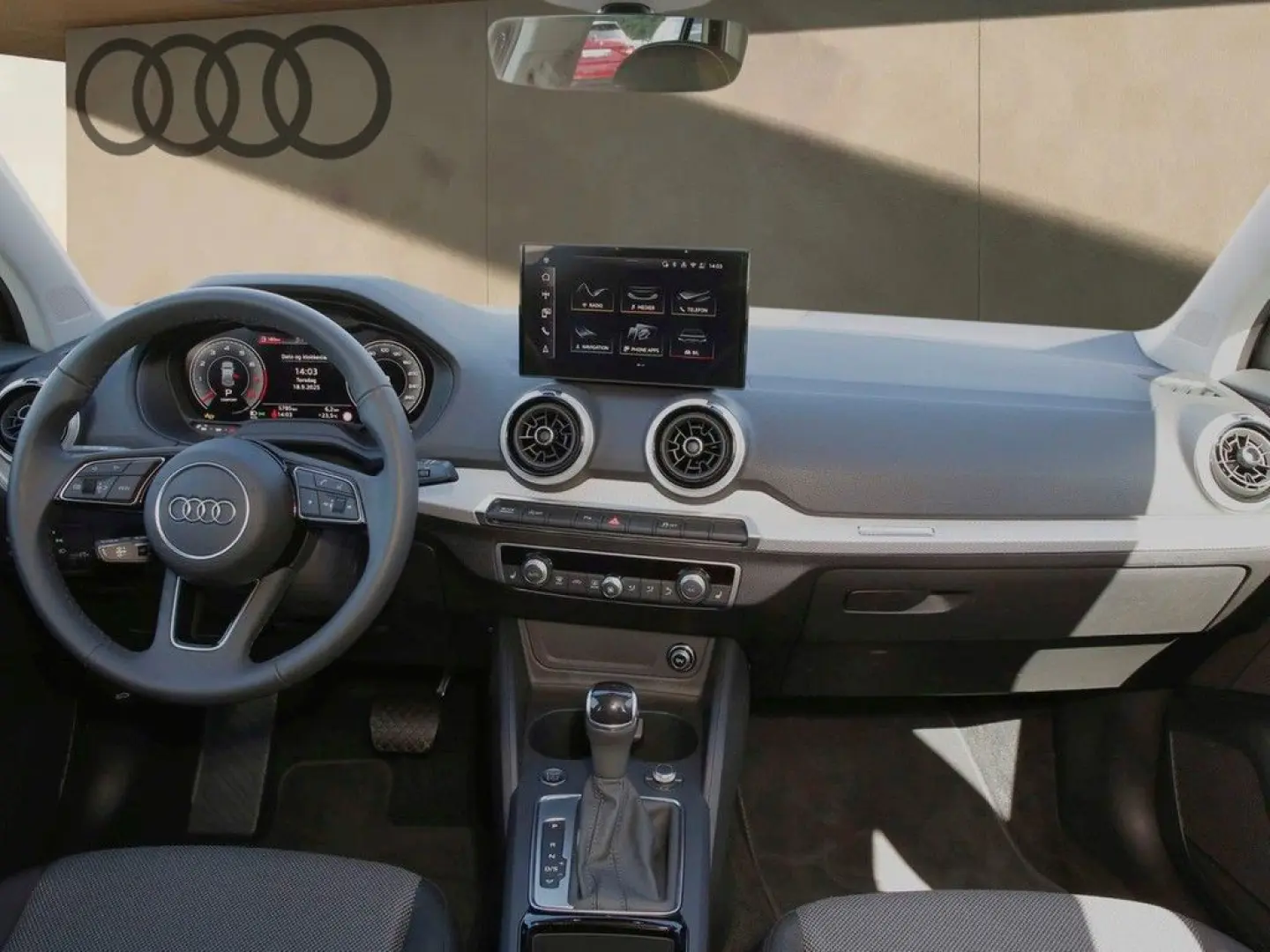 Q2 35 TFSI S Tronic S line 17  MATRIX ACC RFK