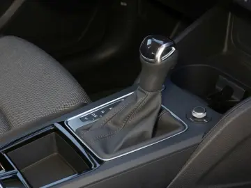 Q2 35 TFSI S Tronic S line 17  MATRIX ACC RFK