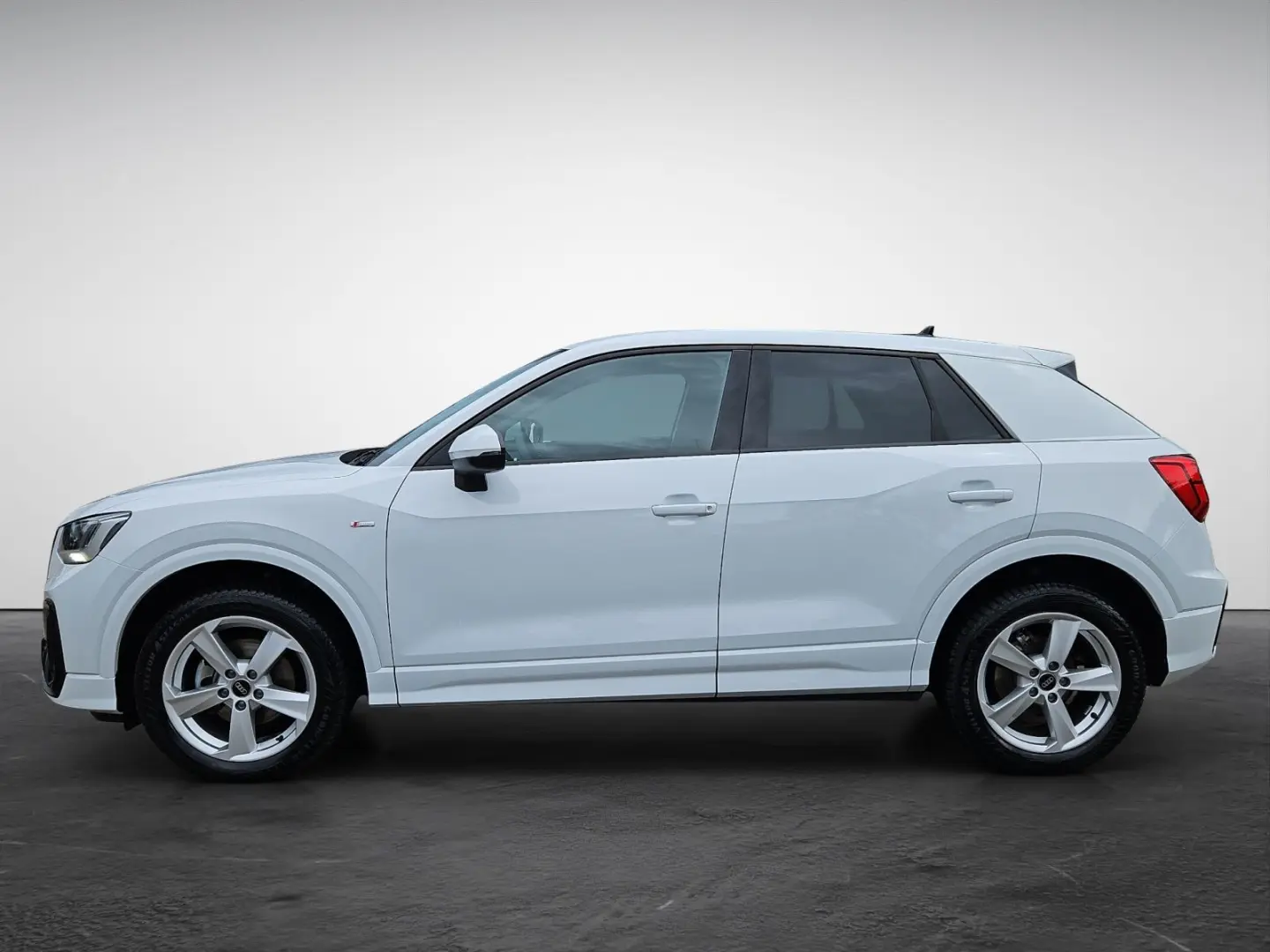 Q2 S line 35 TFSI S tronic S line NaviPlus LED O