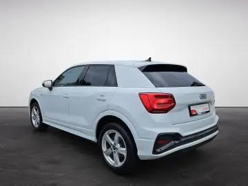 Q2 S line 35 TFSI S tronic S line NaviPlus LED O