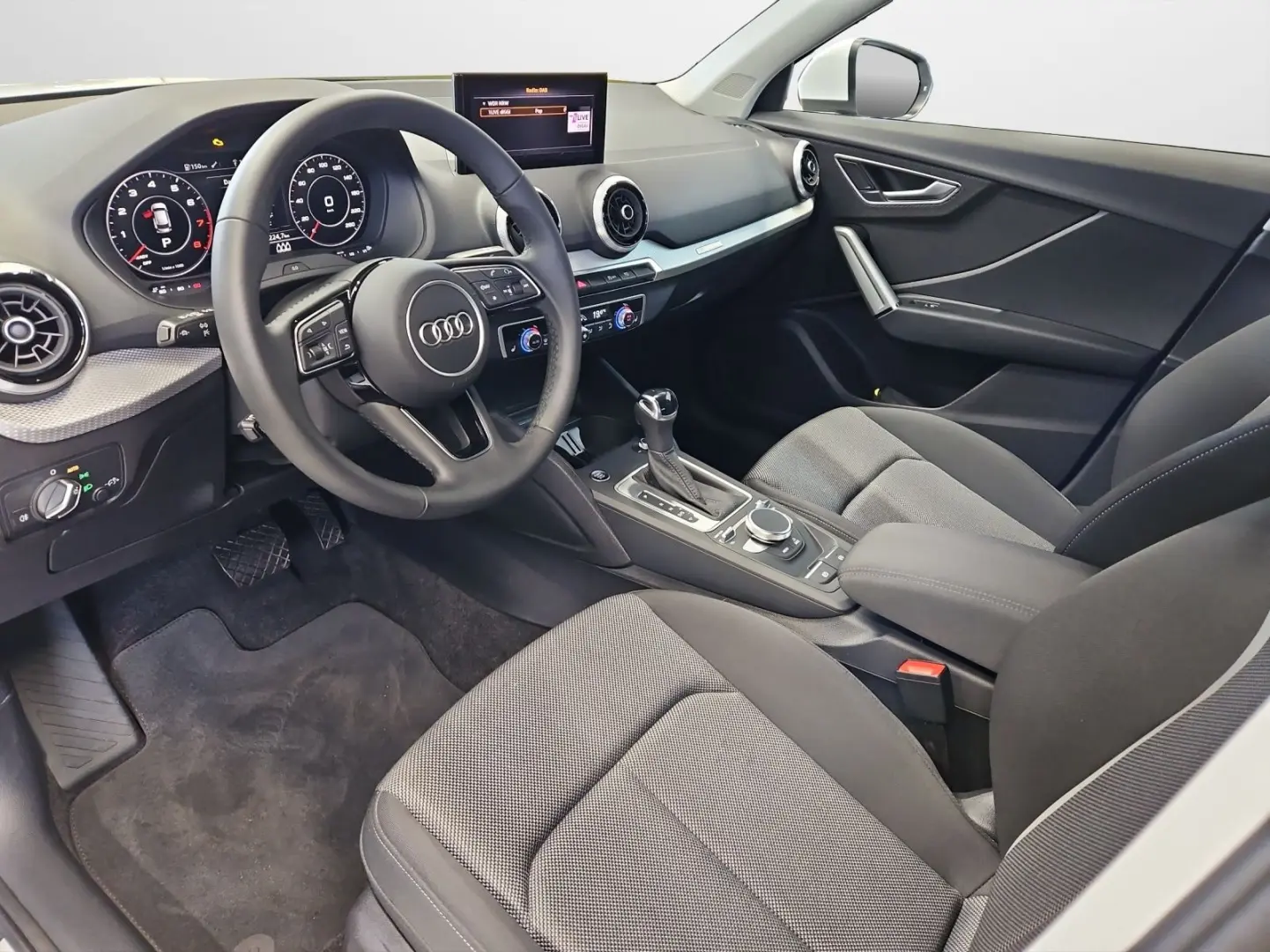 Q2 S line 35 TFSI S tronic S line NaviPlus LED O