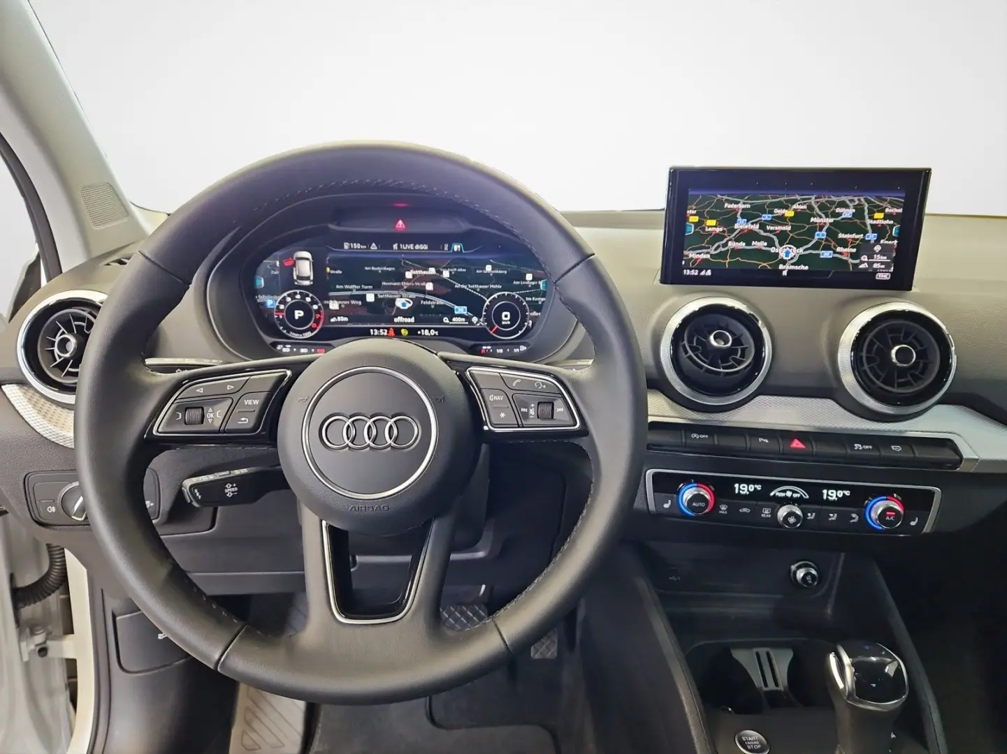 Q2 S line 35 TFSI S tronic S line NaviPlus LED O