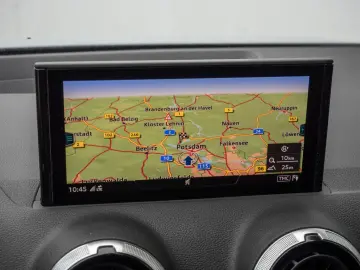 Q2 35TFSI MATRIX NAVI ACC RFK PDC