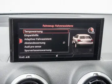 Q2 35TFSI MATRIX NAVI ACC RFK PDC