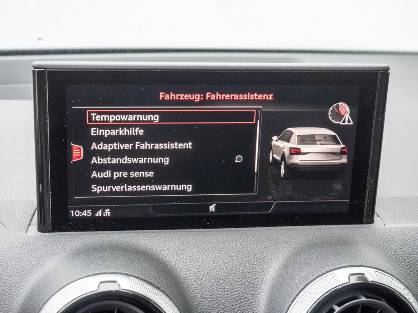 Q2 35TFSI MATRIX NAVI ACC RFK PDC
