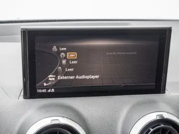 Q2 35TFSI MATRIX NAVI ACC RFK PDC