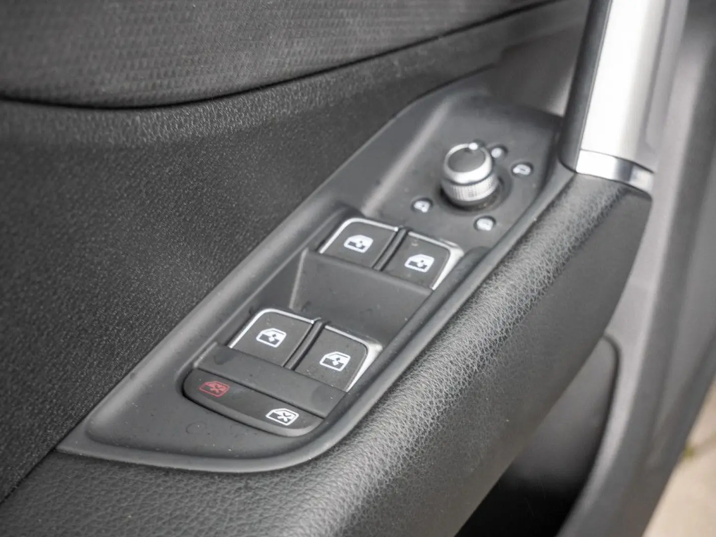 Q2 35TFSI MATRIX NAVI ACC RFK PDC