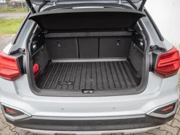 Q2 35TFSI MATRIX NAVI ACC RFK PDC