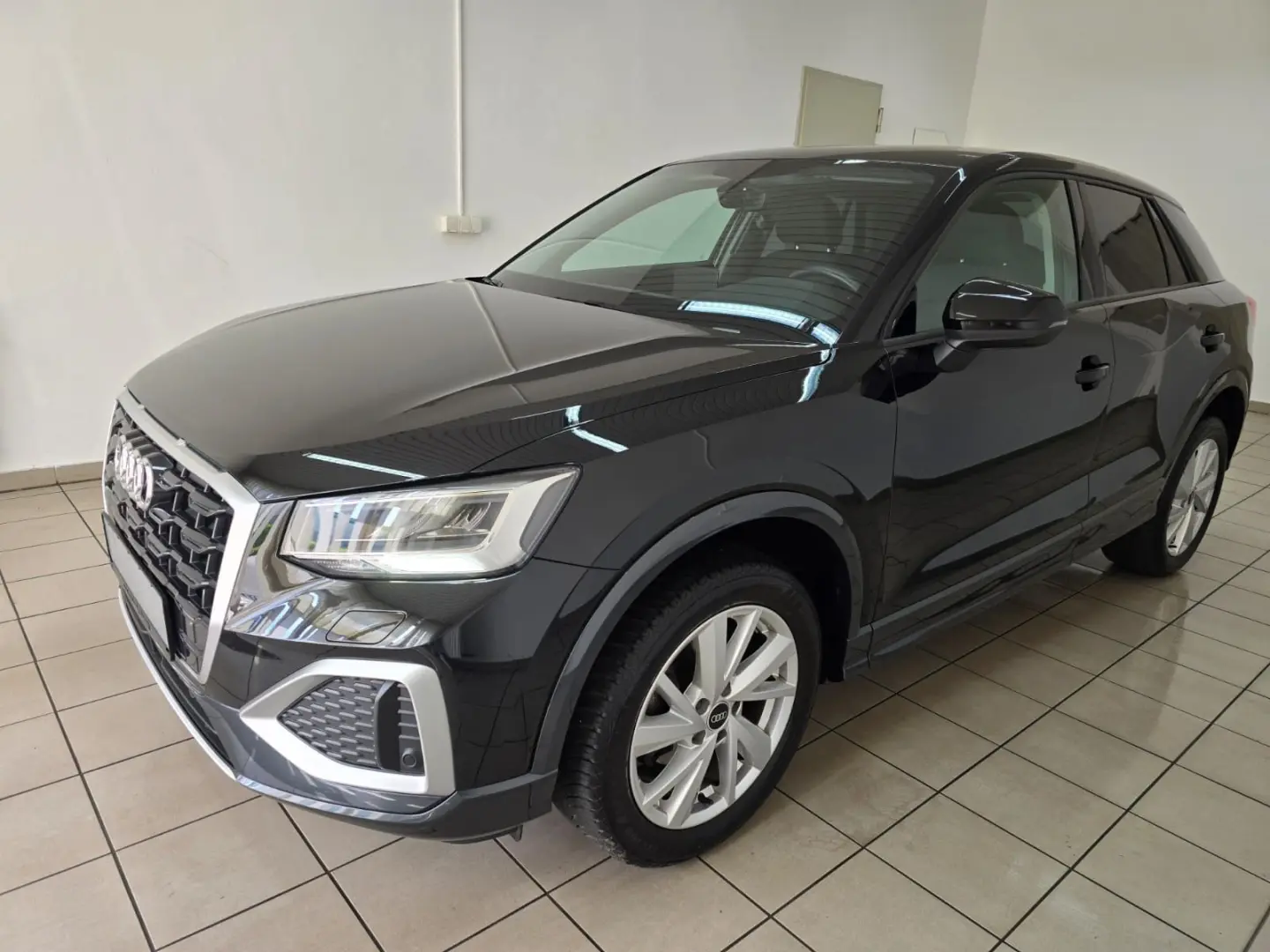 Q2 35 TFSI advanced S-tronic LED Navi Kamera GRA