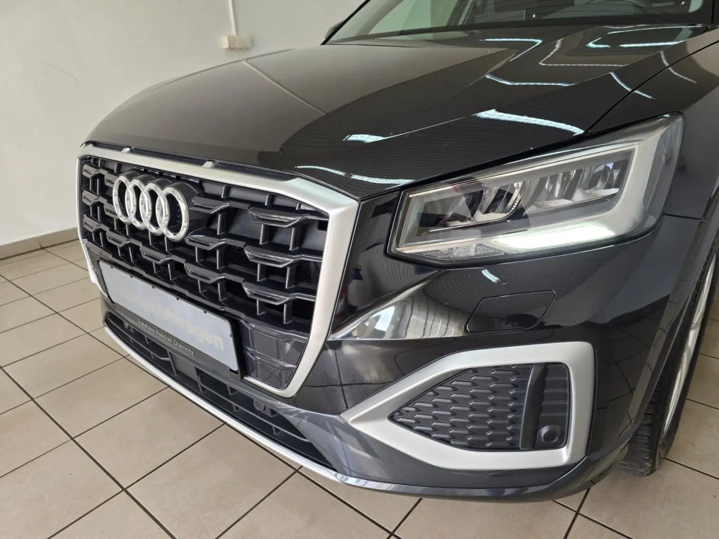 Q2 35 TFSI advanced S-tronic LED Navi Kamera GRA
