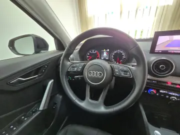 Q2 35 TFSI advanced S-tronic LED Navi Kamera GRA