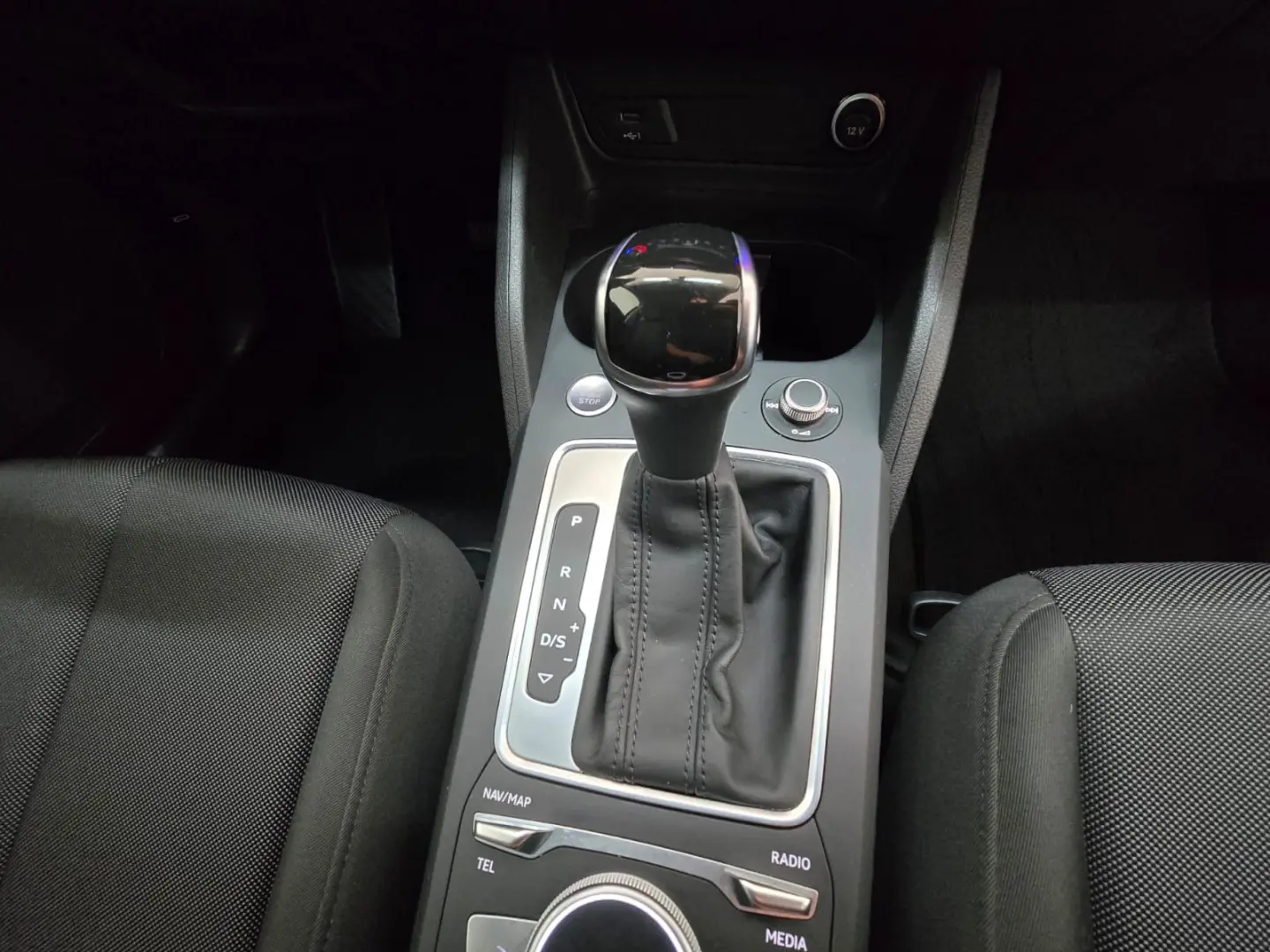 Q2 35 TFSI advanced S-tronic LED Navi Kamera GRA