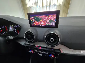 Q2 35 TFSI advanced S-tronic LED Navi Kamera GRA