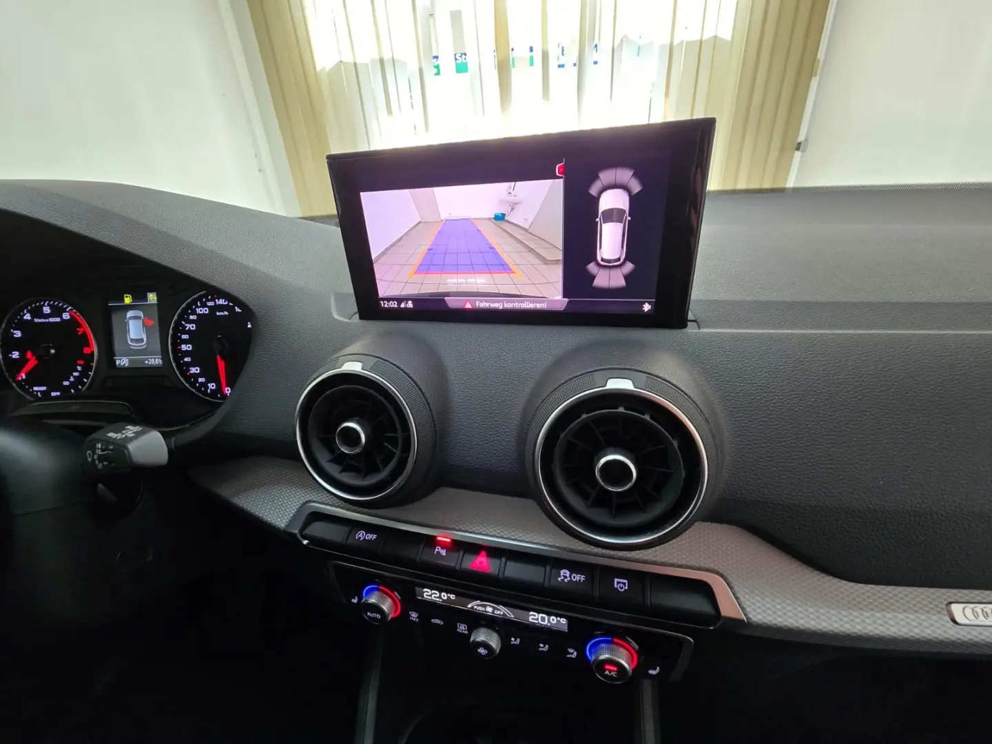 Q2 35 TFSI advanced S-tronic LED Navi Kamera GRA