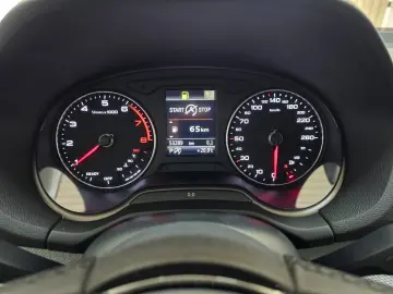 Q2 35 TFSI advanced S-tronic LED Navi Kamera GRA