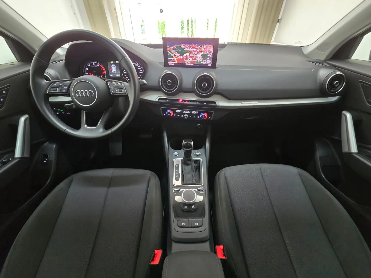 Q2 35 TFSI advanced S-tronic LED Navi Kamera GRA