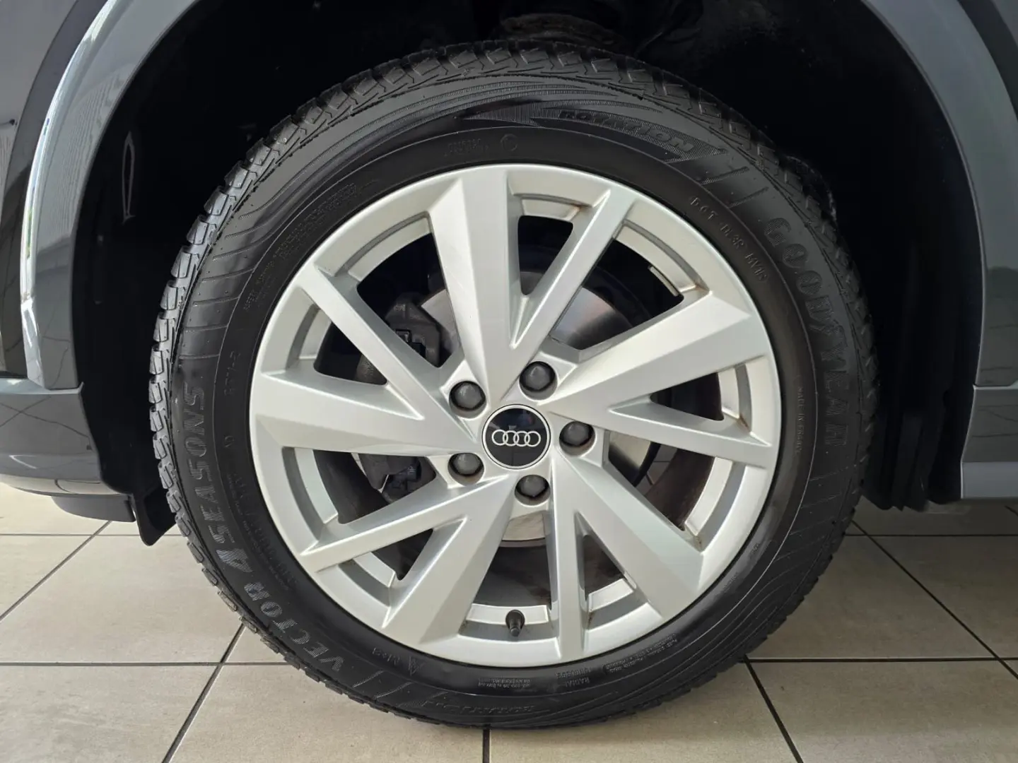 Q2 35 TFSI advanced S-tronic LED Navi Kamera GRA
