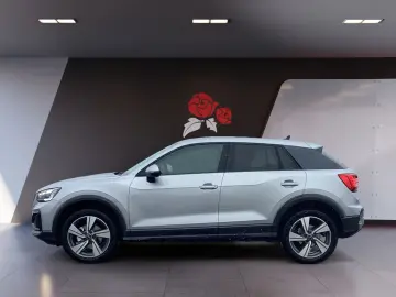Q2 35 1.5 TFSI S-tronic advanced AHK Matrix