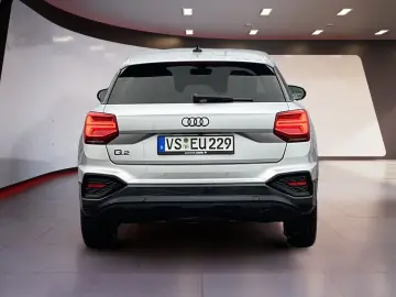 Q2 35 1.5 TFSI S-tronic advanced AHK Matrix