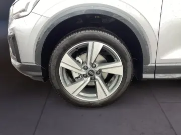 Q2 35 1.5 TFSI S-tronic advanced AHK Matrix