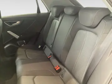 Q2 35 1.5 TFSI S-tronic advanced AHK Matrix