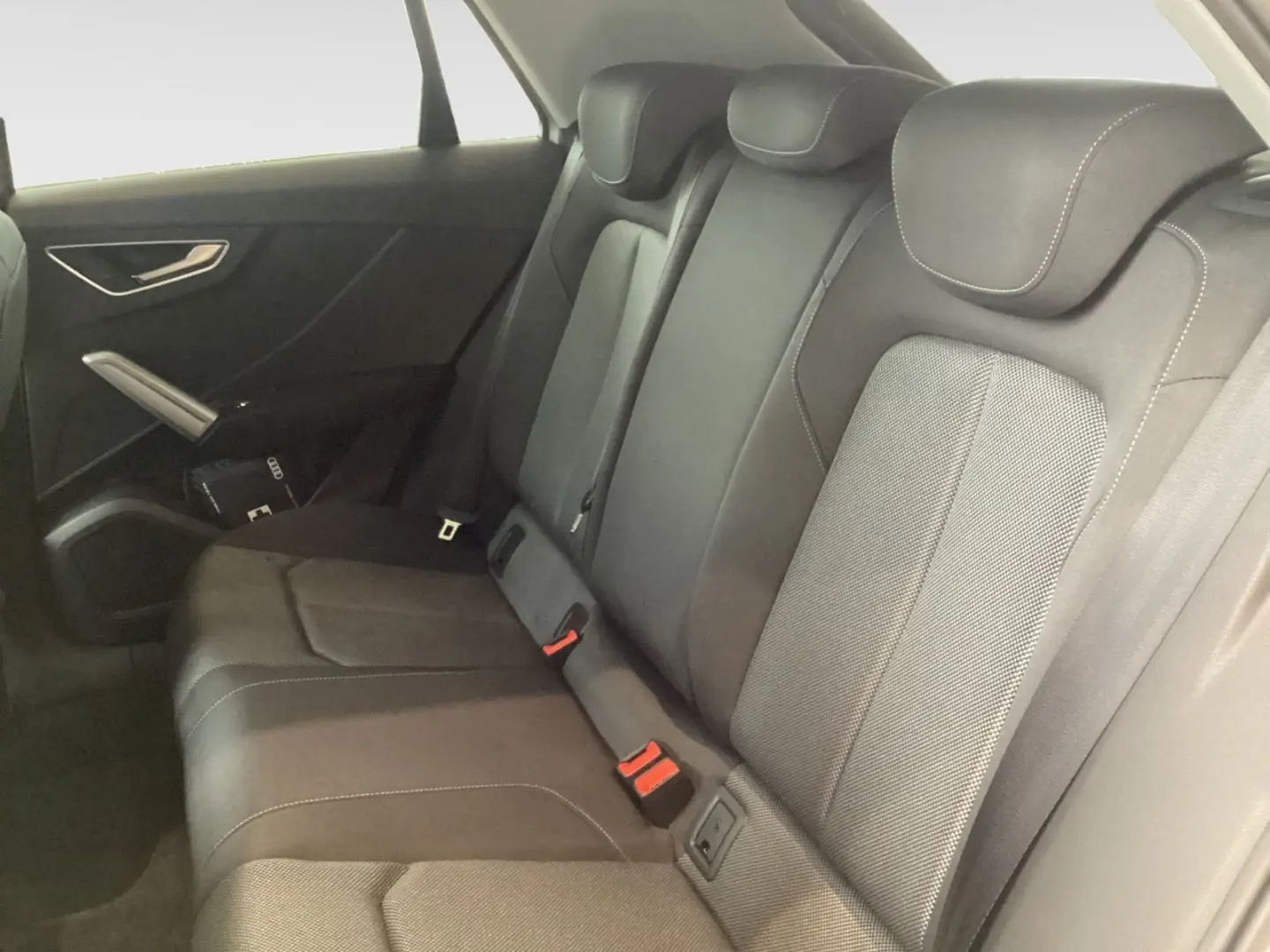 Q2 35 1.5 TFSI S-tronic advanced AHK Matrix