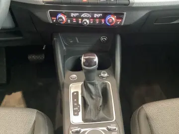 Q2 35 1.5 TFSI S-tronic advanced AHK Matrix