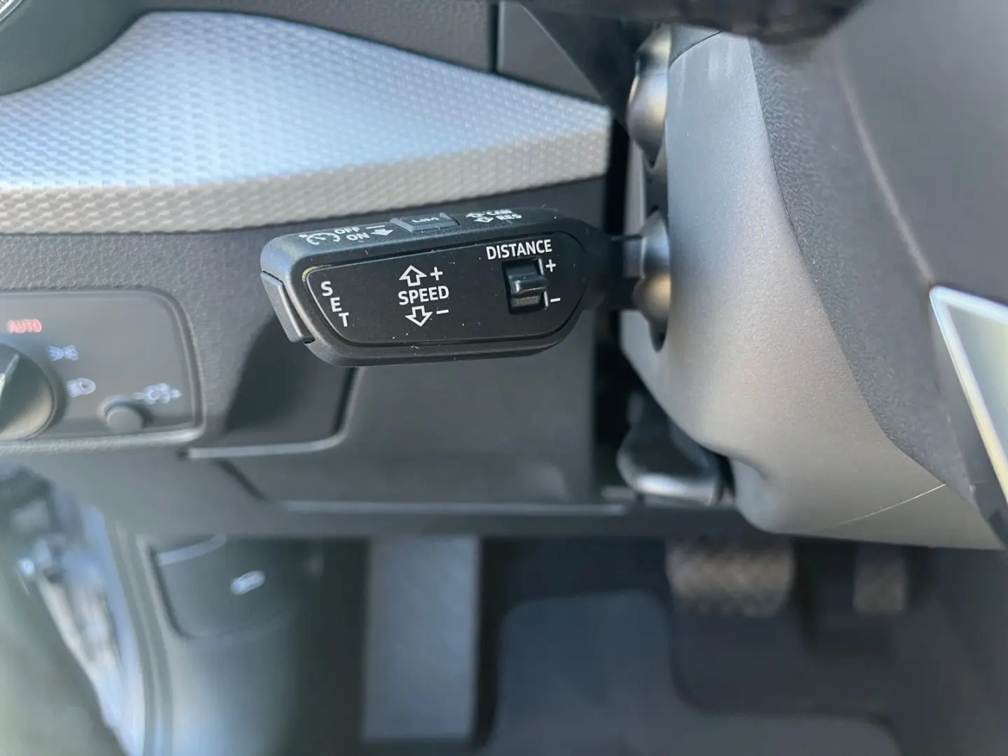 Q2 35 1.5 TFSI S-tronic advanced AHK Matrix