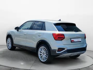 Q2 35 TFSI S-Tronic advanced  EA8  19   Matrix