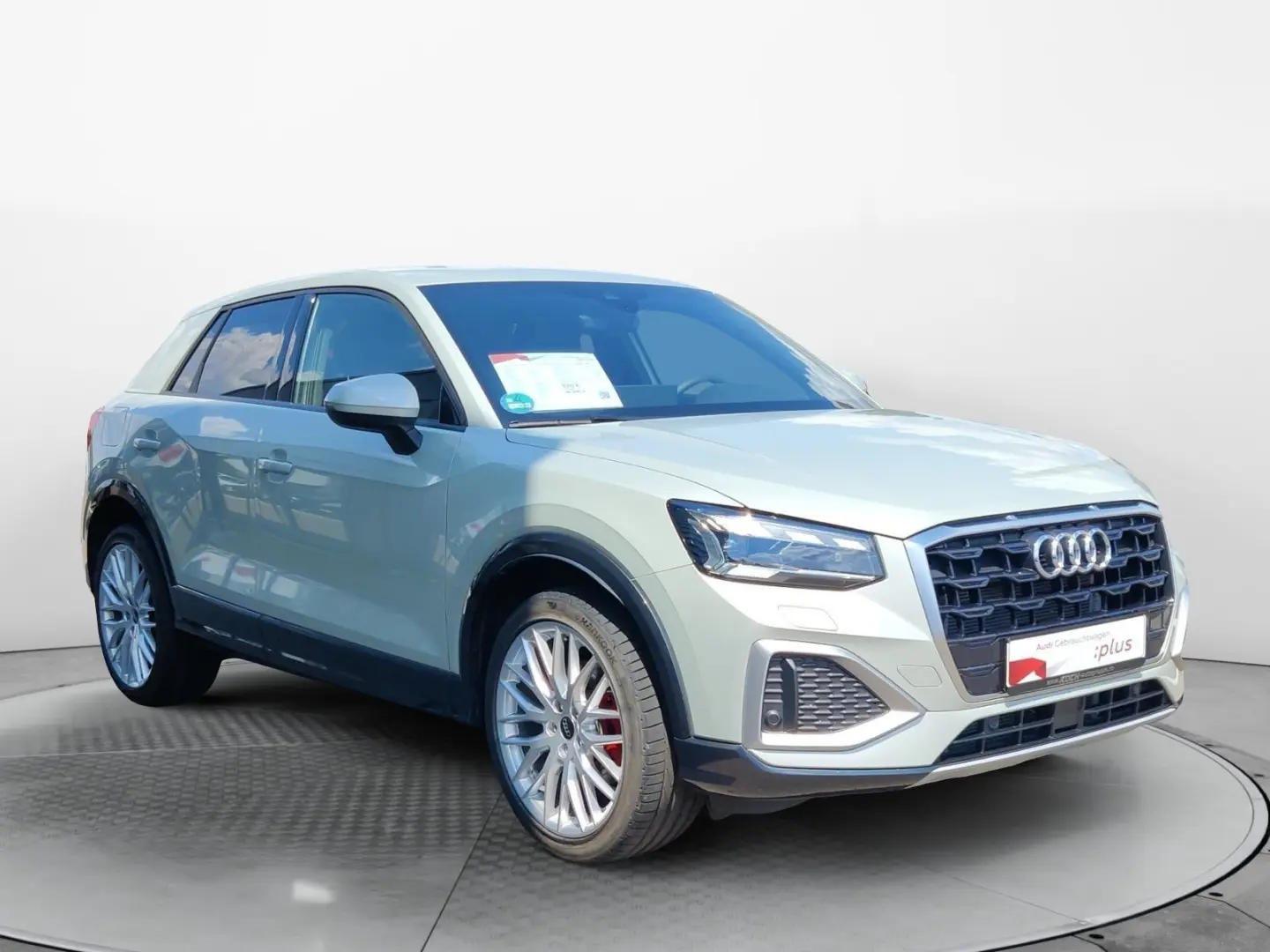 Q2 35 TFSI S-Tronic advanced  EA8  19   Matrix