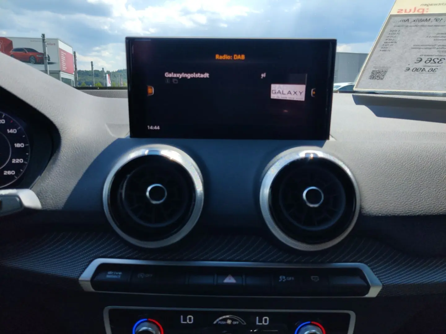 Q2 35 TFSI S-Tronic advanced  EA8  19   Matrix