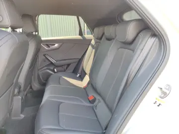 Q2 35 TFSI S-Tronic advanced  EA8  19   Matrix